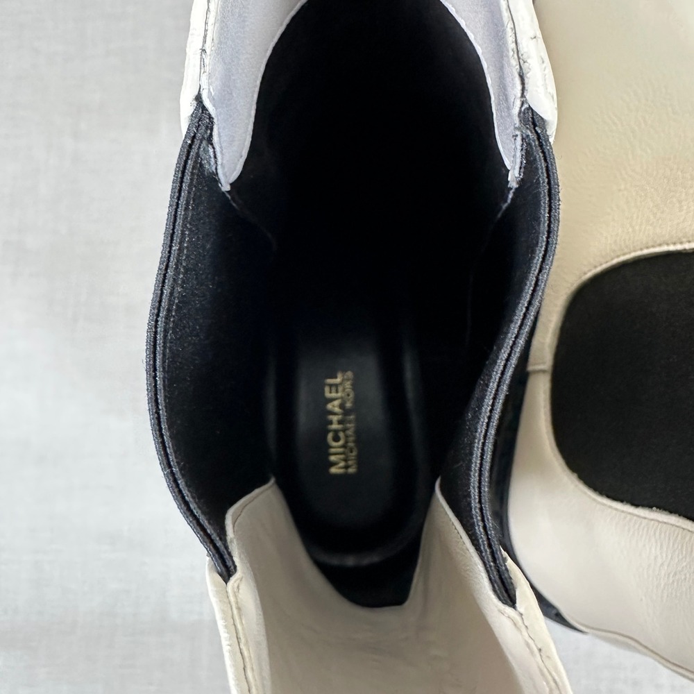 Michael Kors Women's 9.5 Chelsea Boots Cream White Leather Lug Sole y2k - Picture 5 of 10